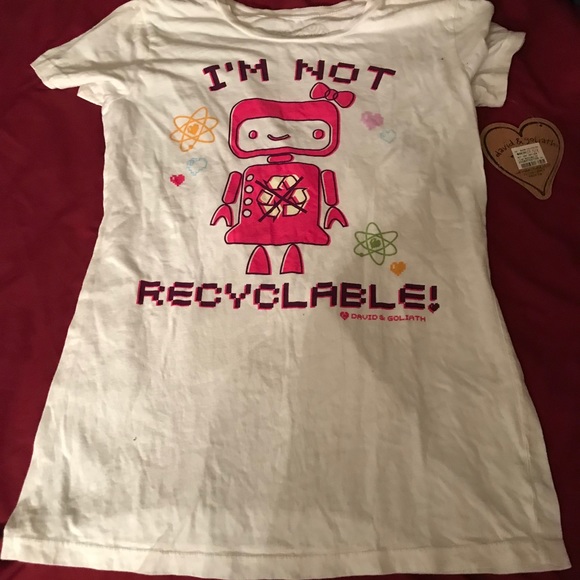 Brand new tshirt - Picture 2 of 2